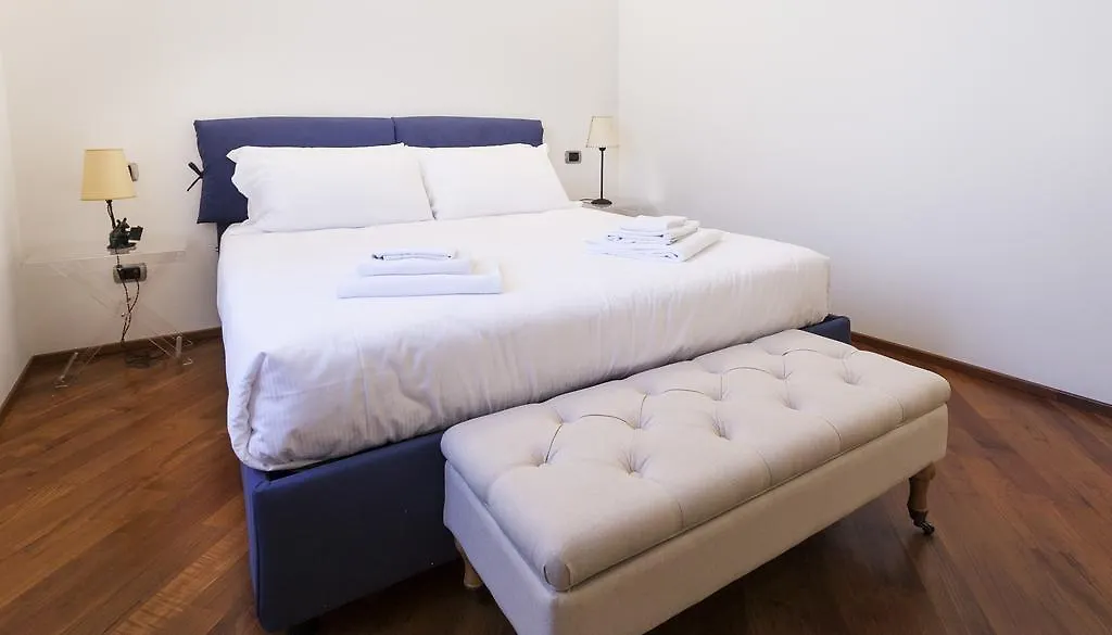 Italianway-Brisa Apartment Milan 0*,  Italy
